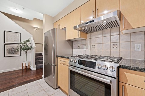 123 Aquarius Mews, Vancouver, BC 