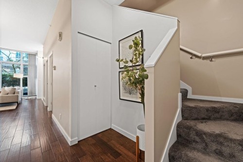 123 Aquarius Mews, Vancouver, BC 