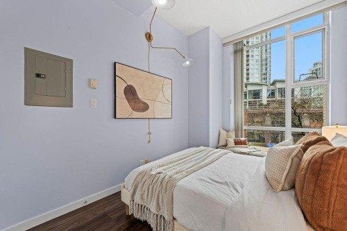 123 Aquarius Mews, Vancouver, BC 