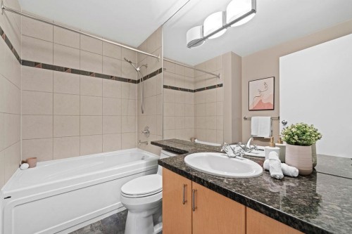 123 Aquarius Mews, Vancouver, BC 