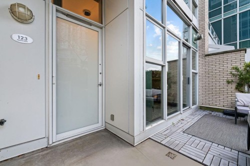 123 Aquarius Mews, Vancouver, BC 