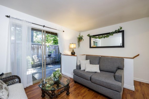 1061 Gladwin Drive, North Vancouver, BC 