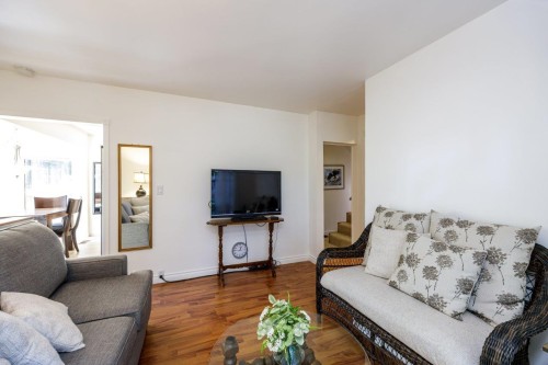 1061 Gladwin Drive, North Vancouver, BC 