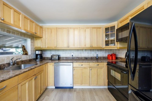 1061 Gladwin Drive, North Vancouver, BC 