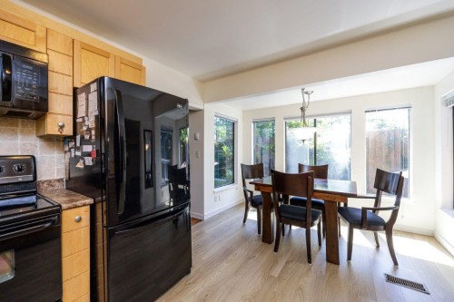 1061 Gladwin Drive, North Vancouver, BC 