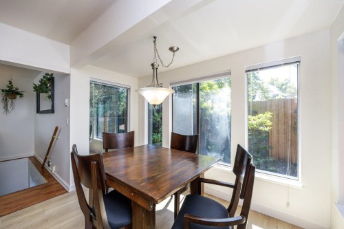 1061 Gladwin Drive, North Vancouver, BC 