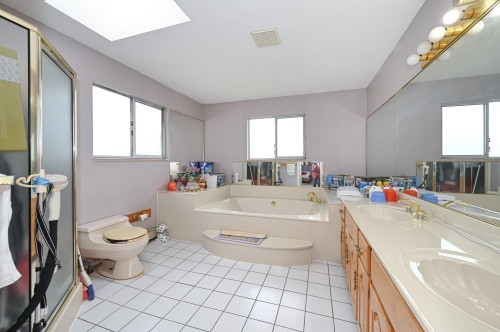 6889 Kerr Street, Vancouver, BC 