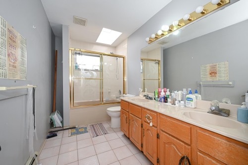 6889 Kerr Street, Vancouver, BC 