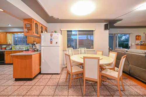 6889 Kerr Street, Vancouver, BC 