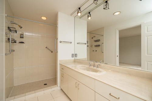 1796 14Th Avenue W, Vancouver, BC 