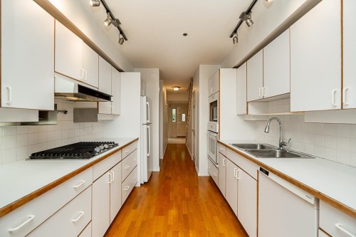 1796 14Th Avenue W, Vancouver, BC 