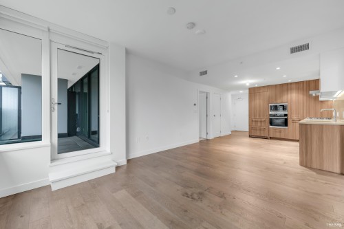 612-8160 Mcmyn Way, Richmond, BC 