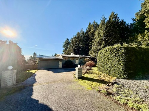 7077 Dale Road  Sechelt, BC V7Z 0N2