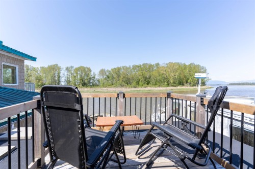 2-4485 River Road W, Delta, BC 