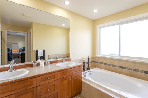 A-2484 Nile Gate, Port Coquitlam, BC 