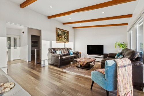 637 Alpine Court, North Vancouver, BC 