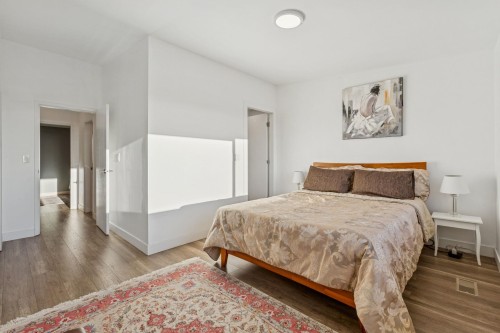 637 Alpine Court, North Vancouver, BC 