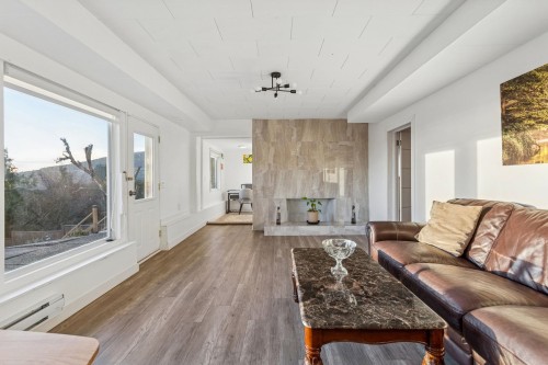 637 Alpine Court, North Vancouver, BC 