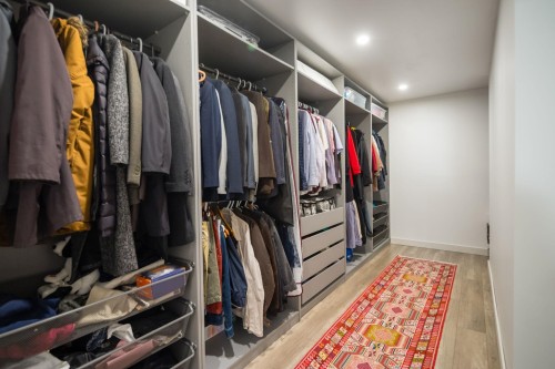 637 Alpine Court, North Vancouver, BC 