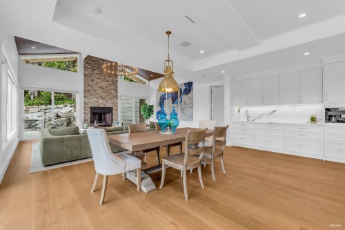 565 Robin Hood Road, West Vancouver, BC 