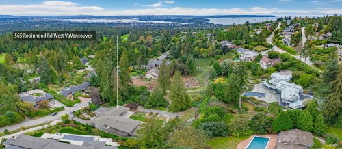 565 Robin Hood Road, West Vancouver, BC 