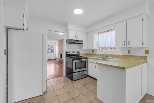 7511 Main Street, Vancouver, BC 