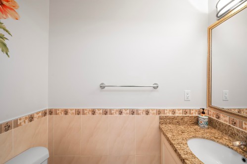 7150 Canada Way, Burnaby, BC 