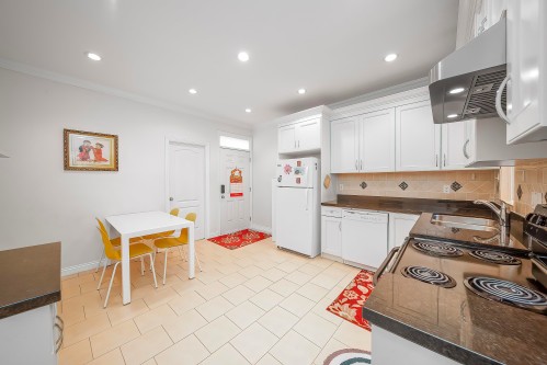 7150 Canada Way, Burnaby, BC 