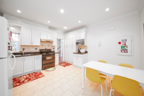 7150 Canada Way, Burnaby, BC 