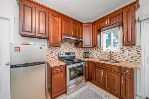 7150 Canada Way, Burnaby, BC 