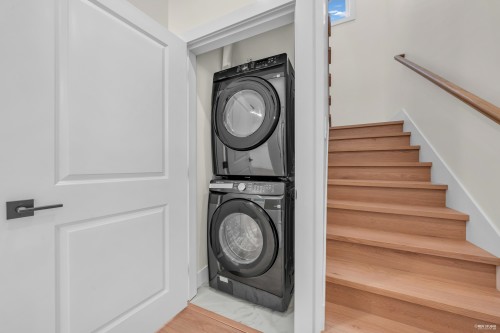 3-3090 Vanness Avenue, Vancouver, BC 