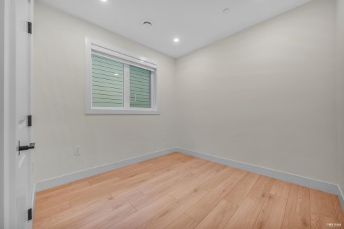 3-3090 Vanness Avenue, Vancouver, BC 