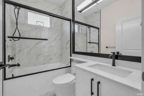 3-3090 Vanness Avenue, Vancouver, BC 