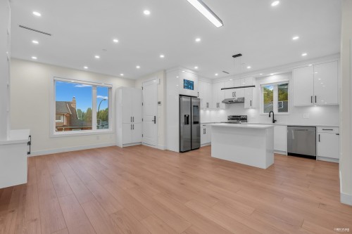 3-3090 Vanness Avenue, Vancouver, BC 