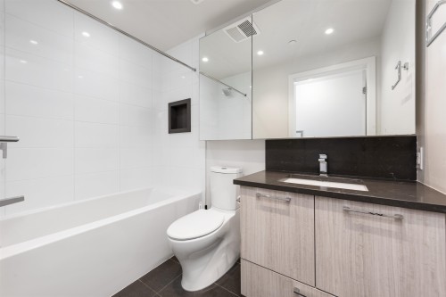 601-8570 Rivergrass Drive, Vancouver, BC 