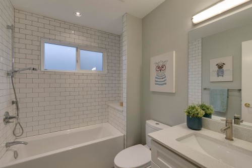 4560 7Th Avenue W, Vancouver, BC 