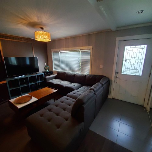 532 5Th Street E, North Vancouver, BC 