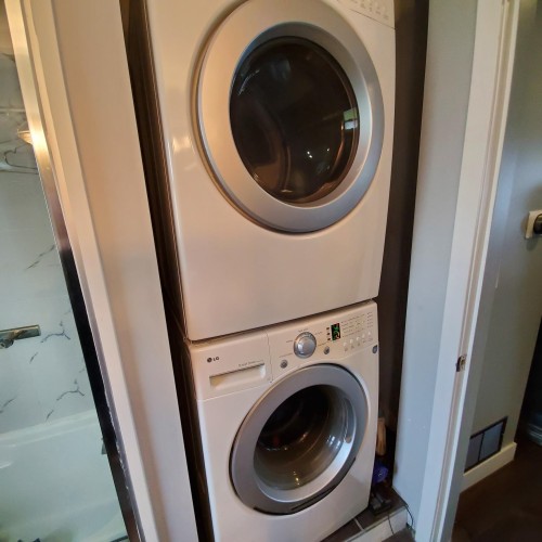 532 5Th Street E, North Vancouver, BC 