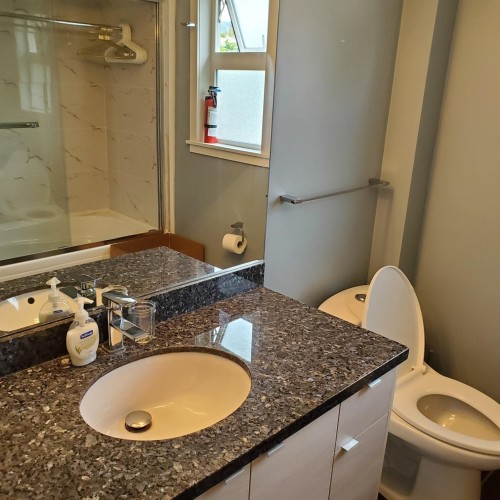 532 5Th Street E, North Vancouver, BC 