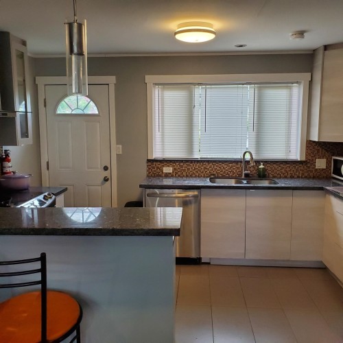 532 5Th Street E, North Vancouver, BC 