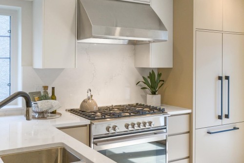 2436 49Th Avenue W, Vancouver, BC 