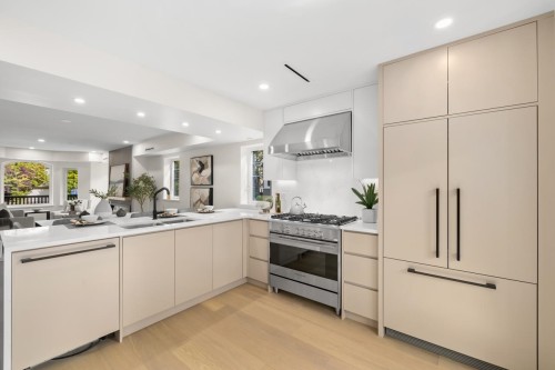 2436 49Th Avenue W, Vancouver, BC 