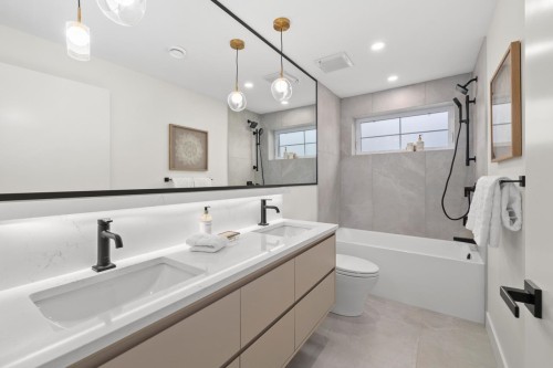 2436 49Th Avenue W, Vancouver, BC 