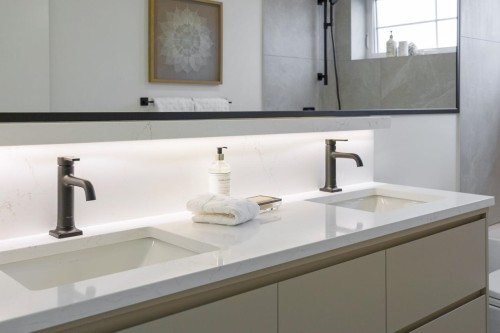 2436 49Th Avenue W, Vancouver, BC 