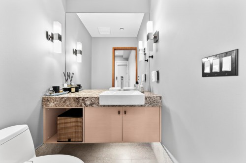 969 18Th Avenue W, Vancouver, BC 