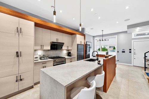 969 18Th Avenue W, Vancouver, BC 