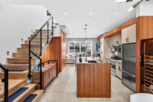 969 18Th Avenue W, Vancouver, BC 