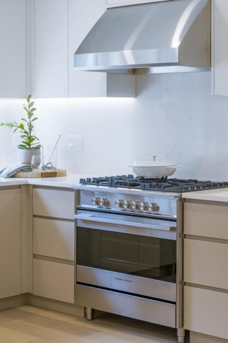 2430 49Th Avenue W, Vancouver, BC 