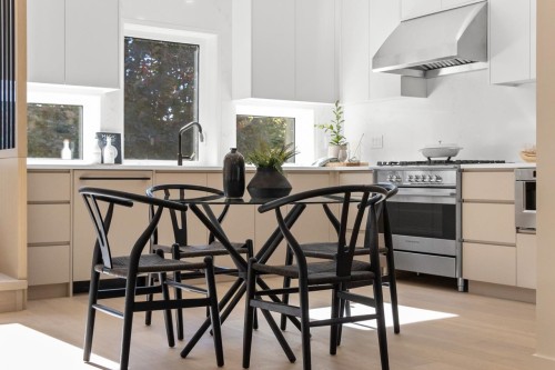 2430 49Th Avenue W, Vancouver, BC 