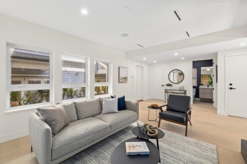 2430 49Th Avenue W, Vancouver, BC 